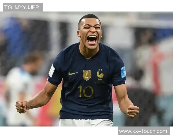 法国足球明星因丑闻被开除的背后故事与影响分析